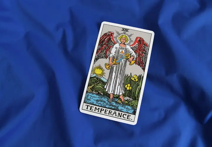 Temperance w tarocie: znaczenie karty i jej wpływ na Twoje życie
