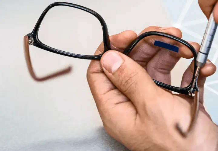 Jak zwęzić okulary plastikowe - proste sposoby na idealne dopasowanie