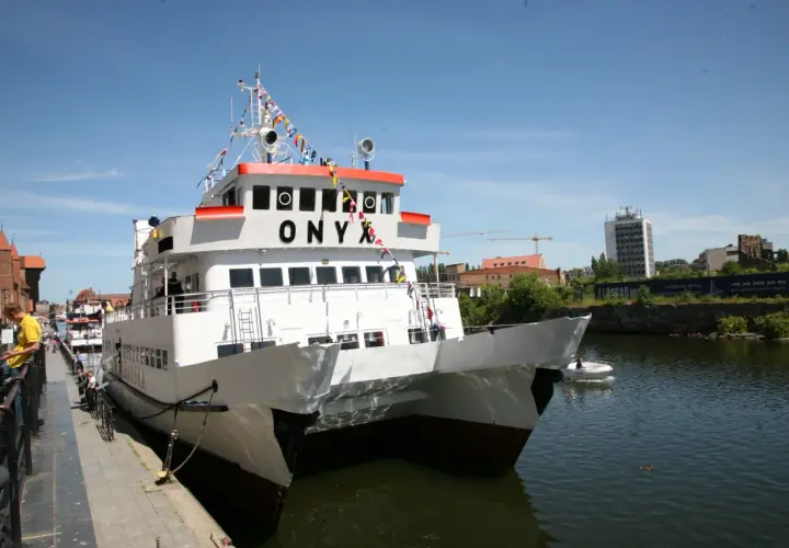 Ile kosztuje rejs z Krynicy Morskiej do Fromborka? Ceny, czas i atrakcje.