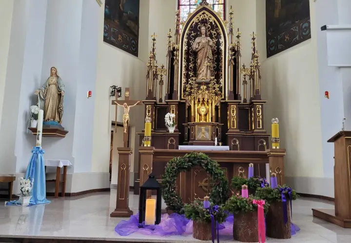 Symbole adwentowe i ich znaczenie – odkryj głębię tradycji i radości