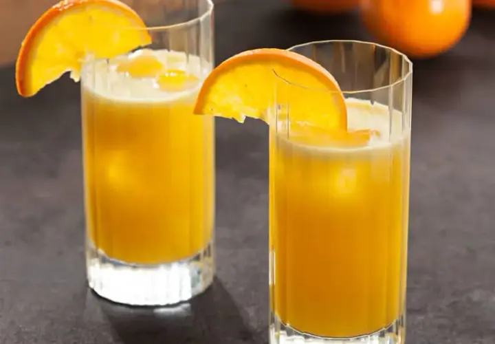 Szybki przepis na pyszny drink cytrusowy w Thermomixie, który zaskoczy gości