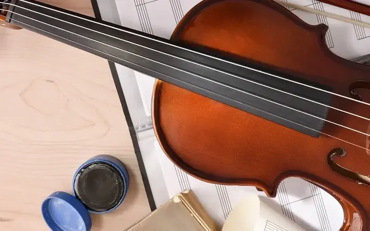 Kalafonia do skrzypiec - wszystko co musisz wiedzieć przed zakupem