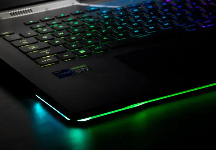 Jak wybrać laptop do gier? Kluczowe parametry i wskazówki