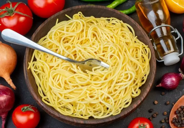 Czy makaron do spaghetti się płucze? Oto prawda, która zaskoczy wielu