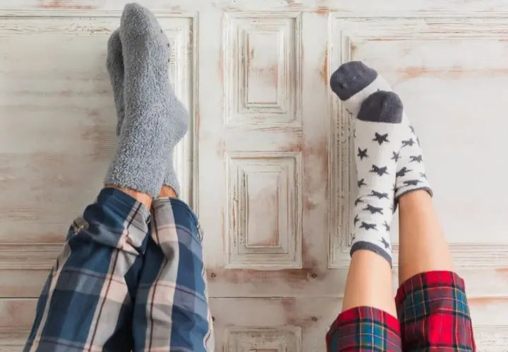 Skarpetki bawełniane czy bambusowe: co wybrać dla komfortu i trwałości?