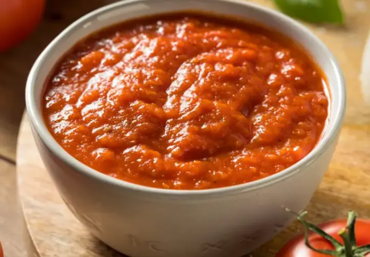 Najlepszy sos pomidorowy do pizzy: proste przepisy i porady