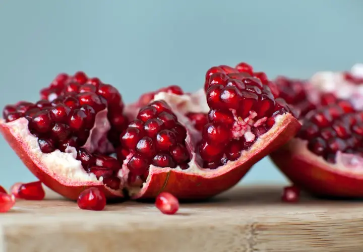 Ile kalorii ma granat: poznaj prawdziwą wartość odżywczą tego superfoodu