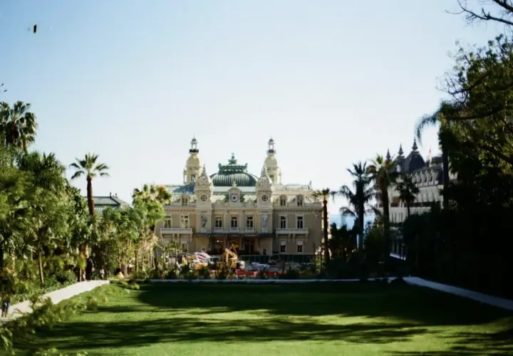 Monte Carlo – rozrywka, luksus oraz elegancja w najlepszym wydaniu!
