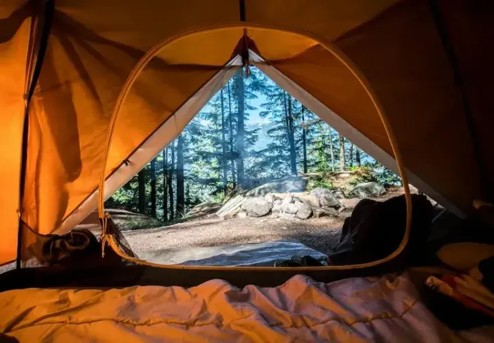 Gdzie pod namiot w Opolskim? Najlepsze miejsca na camping