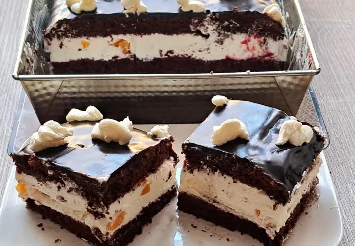 Pyszne ciasto z brzoskwiniami i serkiem mascarpone – sprawdź przepis