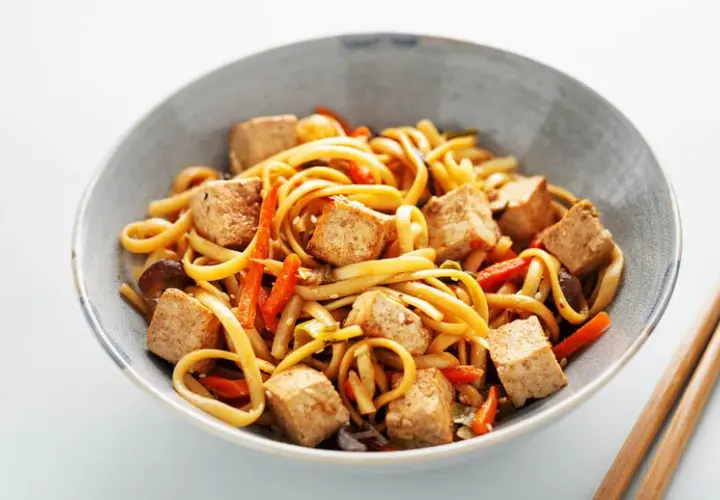 Pyszne wege spaghetti z tofu - łatwe przepisy, które pokochasz