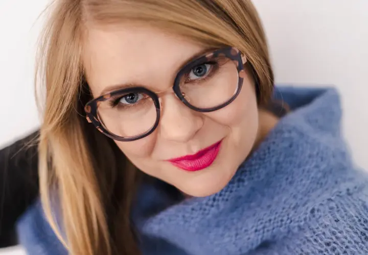 Modne okulary damskie 2023: trendy, które musisz znać, by wyglądać stylowo