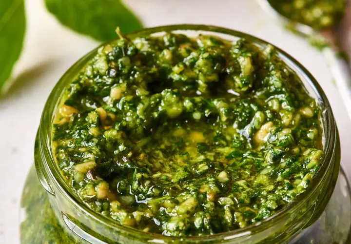 Jaki ser do pesto? Odkryj najlepsze opcje i smaki do Twojego dania