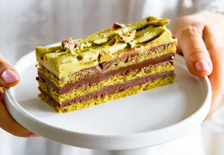 Pistacjowe ciasto: orzechowy krem nada mu niepowtarzalny smak