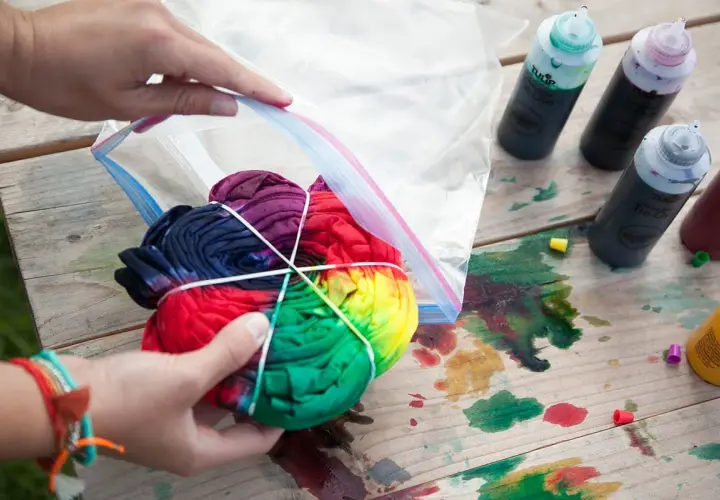 Jaki wybielacz do tie dye? Odkryj skuteczne i bezpieczne opcje