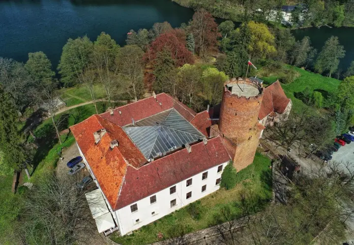 Zamek w Łagowie – historia, zwiedzanie i praktyczne informacje dla turystów