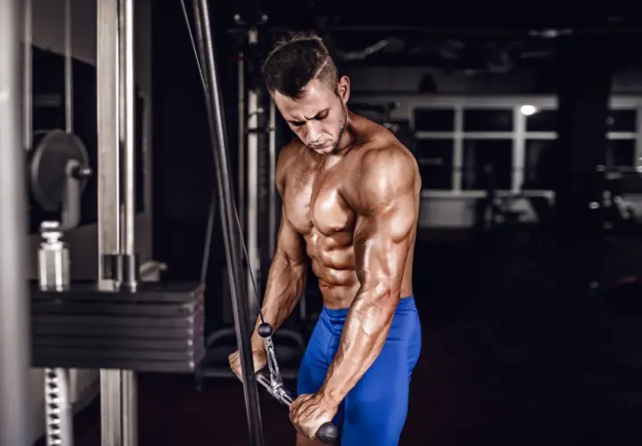 Ile razy w tygodniu ćwiczyć triceps, aby uniknąć kontuzji i przetrenowania?