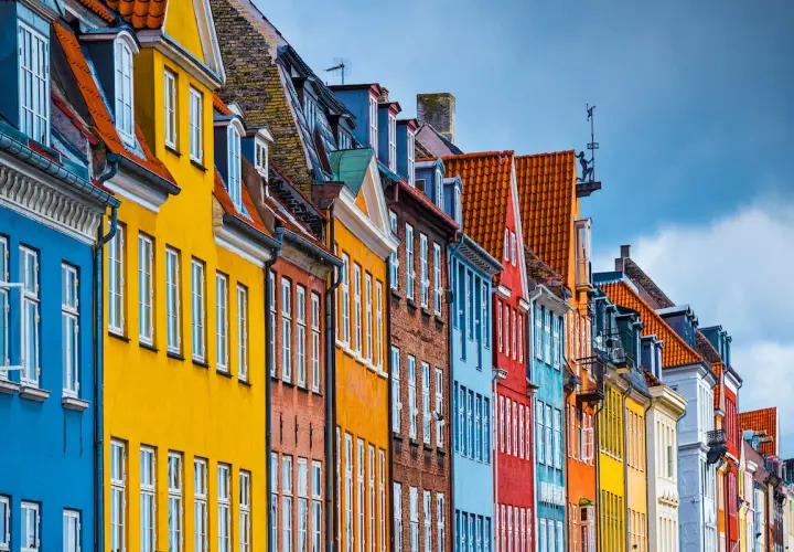 Co to jest budynek? Odkryj jego definicję i rodzaje w architekturze