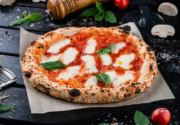 Kiedy powstała pizza? Zaskakujące fakty o jej historii i pochodzeniu