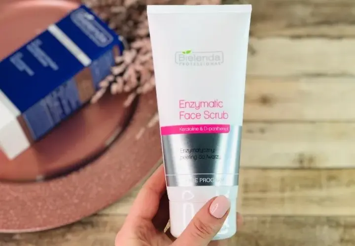 Najlepszy peeling do cery naczynkowej - uniknij podrażnień i zaczerwienień