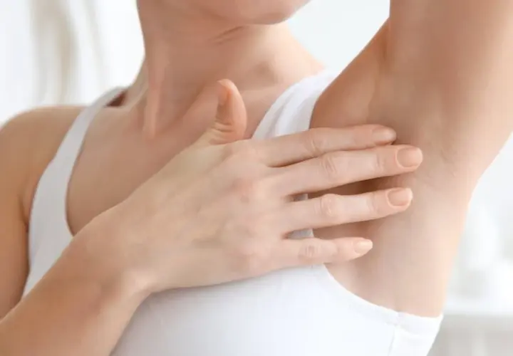 Rumień pod pachą - domowe sposoby na podrażnioną skórę pod pachami