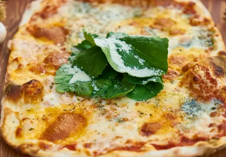 Jakie sekrety kryje prawdziwe ciasto na pizzę, które zachwyca?