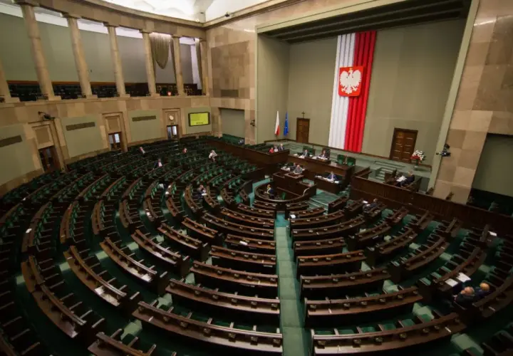 Obrady Sejmu kiedy: nie przegap ważnych dat i tematów dyskusji