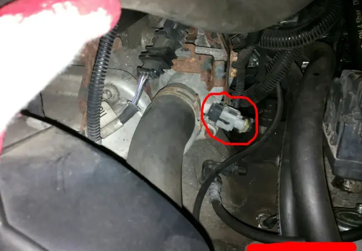 Gdzie jest czujnik temperatury silnika Opel Meriva – znajdź go łatwo