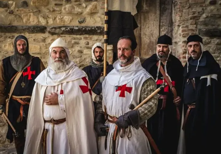 Kto założył zakon templariuszy i jak wpłynął na historię?