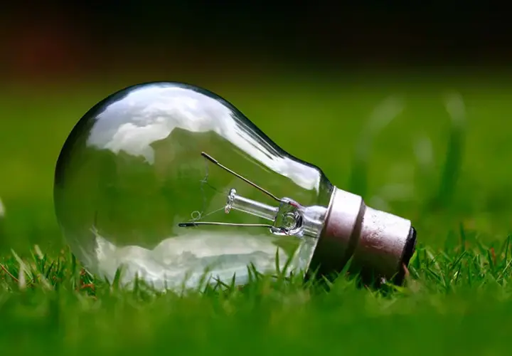 Gdzie wyrzucić lampę? Bezpieczna utylizacja i recykling oświetlenia