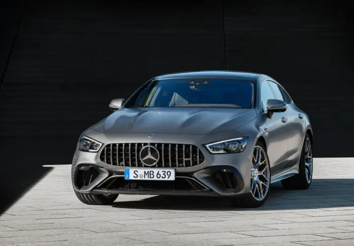 Mercedes AMG GT63 S cena – dlaczego warto zainwestować w ten model?
