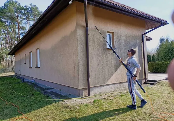 Skuteczne sposoby na zmycie sadzy z elewacji - praktyczny poradnik czyszczenia