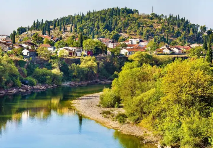 Najlepsze atrakcje w Podgorica, które zaskoczą każdego turystę