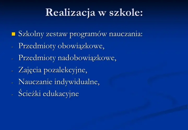 Nauczanie indywidualne: jakie przedmioty są obowiązkowe i jak je dostosować?