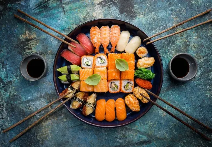 Jak zawijać sushi - proste techniki, które zaskoczą Twoich gości