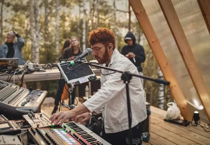 Prawdziwy wiek DJ Krisa: poznaj legendę polskiej sceny klubowej