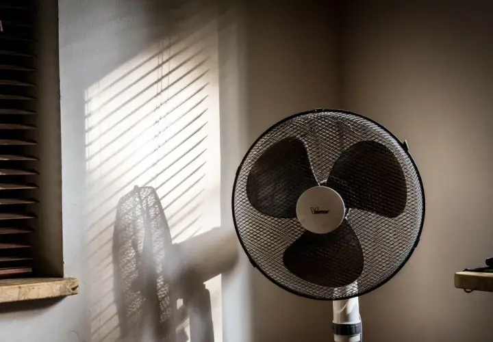 Ile prądu pobiera wiatrak? Zaskakujące fakty o zużyciu energii