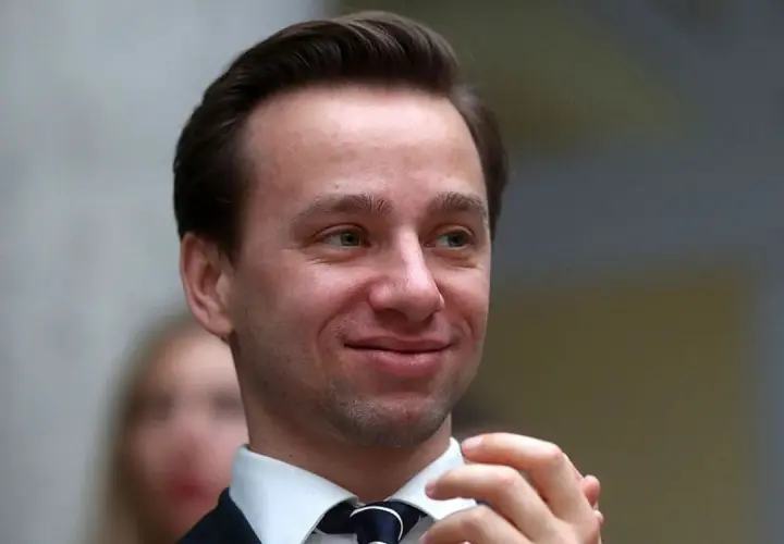 Czy Bosak ma wyższe wykształcenie? Zaskakujące fakty o jego edukacji