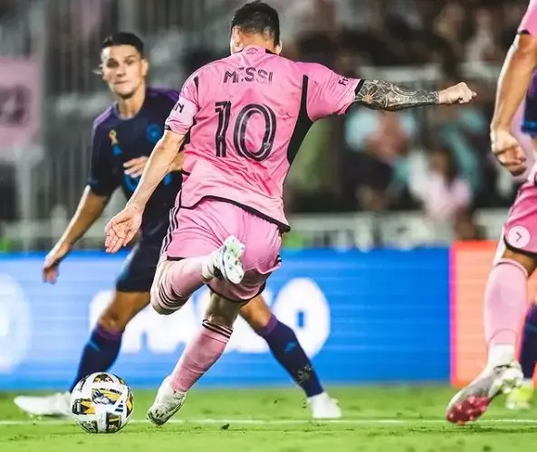 Ile lat ma Messi? Zaskakujące fakty o jego wieku i karierze