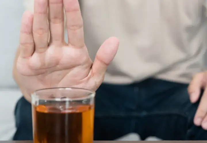 Praca pod wpływem alkoholu: Kodeks wykroczeń i kary, które musisz znać