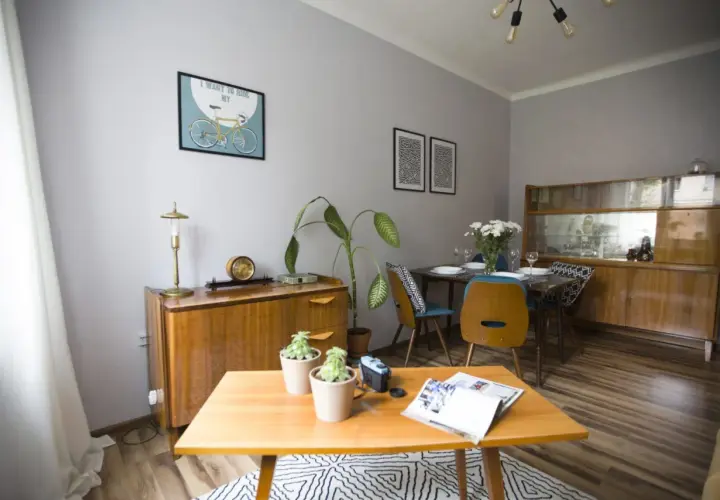 Czym charakteryzuje się styl vintage? Odkryj jego unikalne cechy