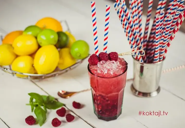 Najlepsze drinki z syropem malinowym, które zachwycą Twoje podniebienie