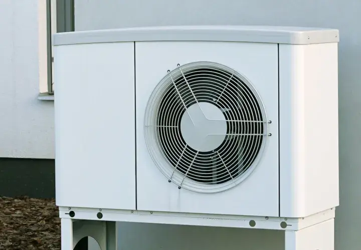 Pompa ciepła o podwyższonej klasie efektywności energetycznej – co to oznacza dla Twoich kosztów?