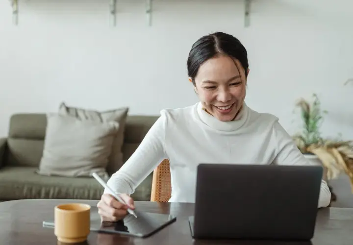 Tablet czy laptop? Co lepiej sprawdzi się na co dzień