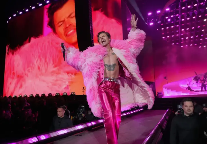 Jak stworzyć idealny outfit na koncert Harry'ego Stylesa, który zachwyci wszystkich
