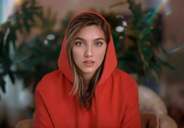 Damska bluza oversize w streetwearze – jak stworzyć modny look?