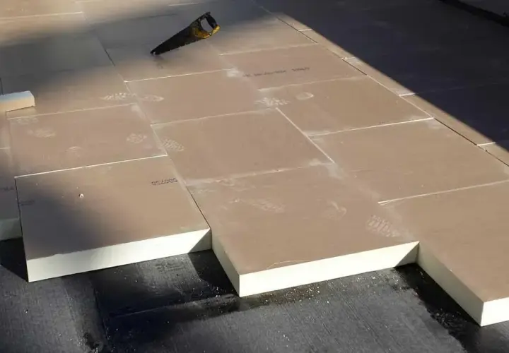 Isolation terrasse toiture : évitez les déperditions thermiques et améliorez votre confort