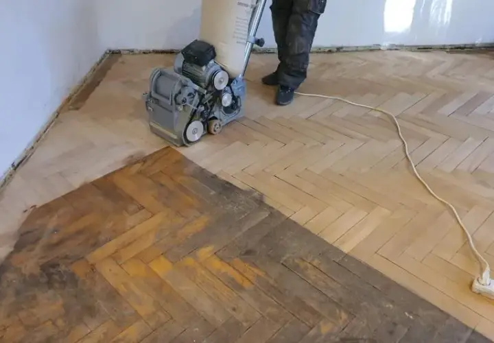 Ile kosztuje odnowienie parkietu? Rzeczywiste ceny cyklinowania i lakierowania