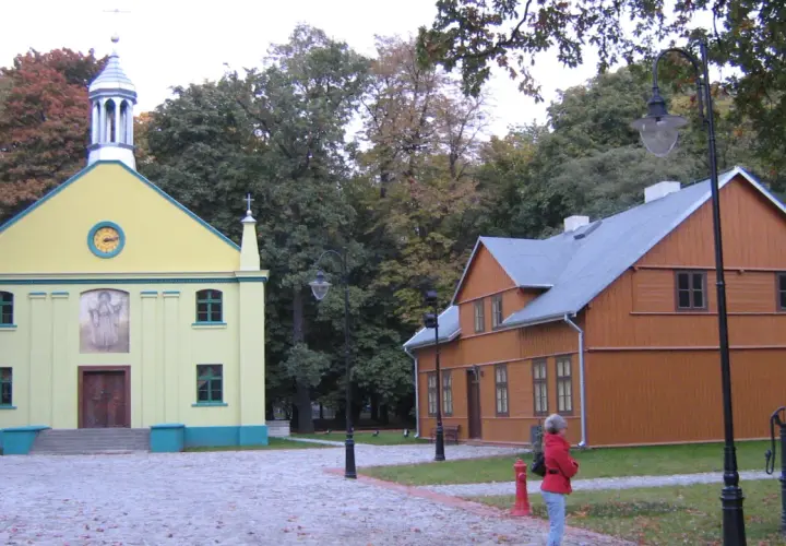 Muzeum włókiennictwa Łódź skansen – fascynująca historia i atrakcje