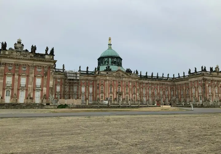 Nowy pałac w Poczdamie: Fascynująca historia i architektura, które musisz znać